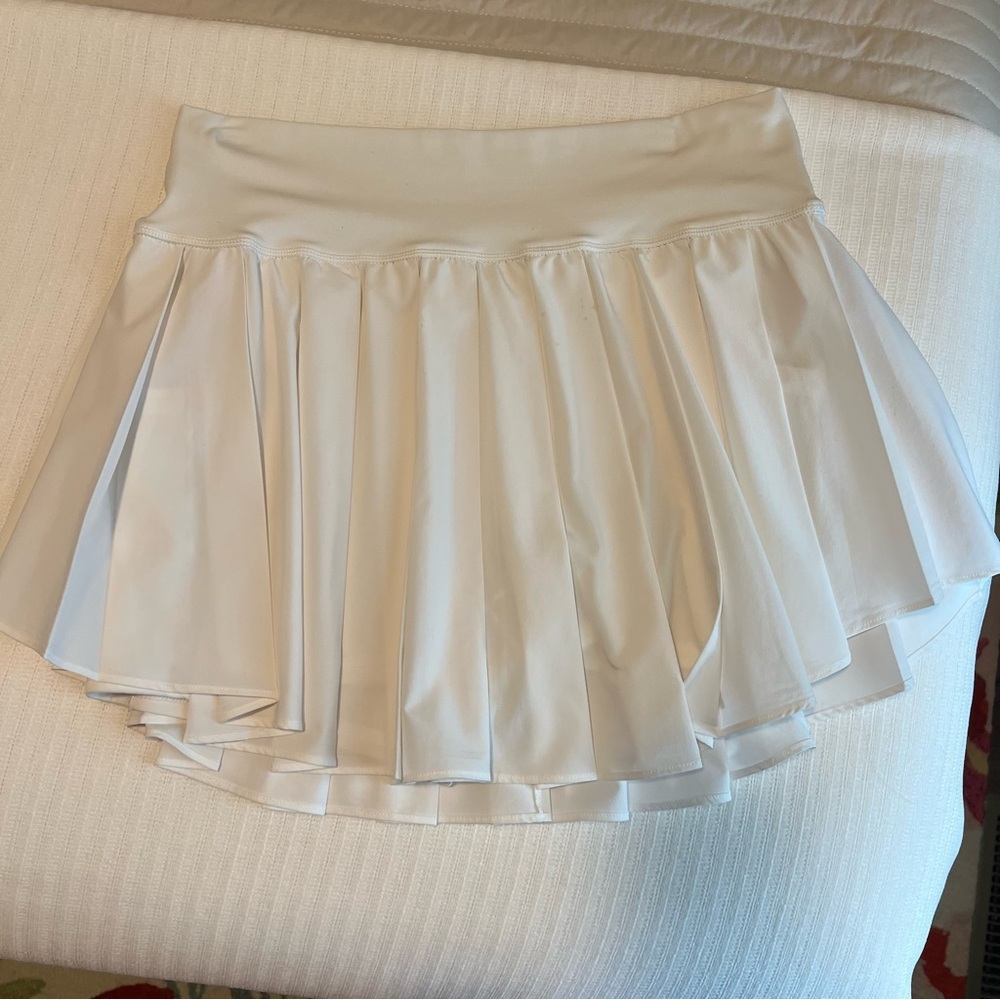Offline by Aerie White Pleated Skirt
